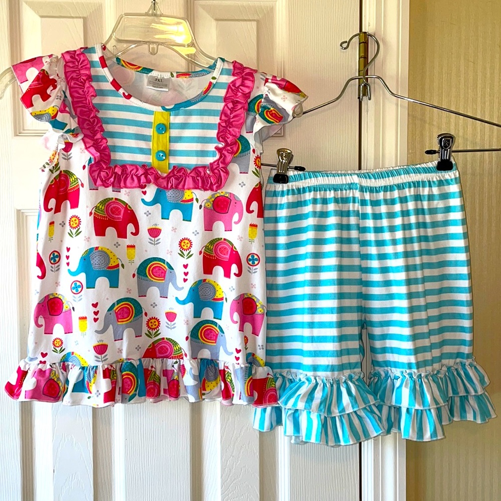 Girls Elephant Ruffle Shorts Set